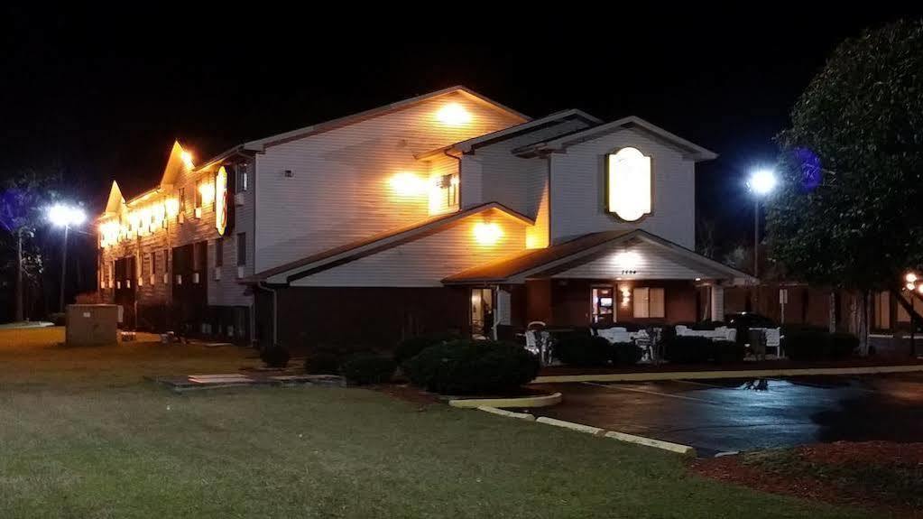 Coastal Inn & Suites Уилмингтън Екстериор снимка
